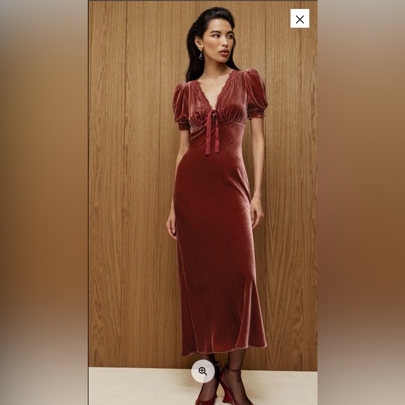 Reformation Dresses & Skirts - NWT Reformation Camille Velvet Dress